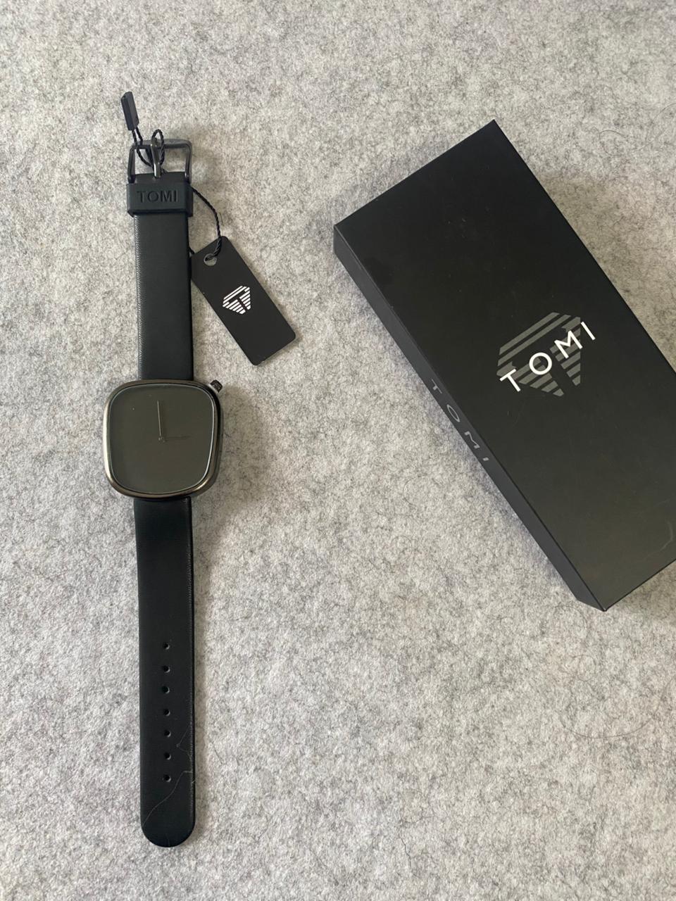 TOMI Modern Minimalist Quartz Watch – Matte Grey Dial with Soft Grey Leather Strap