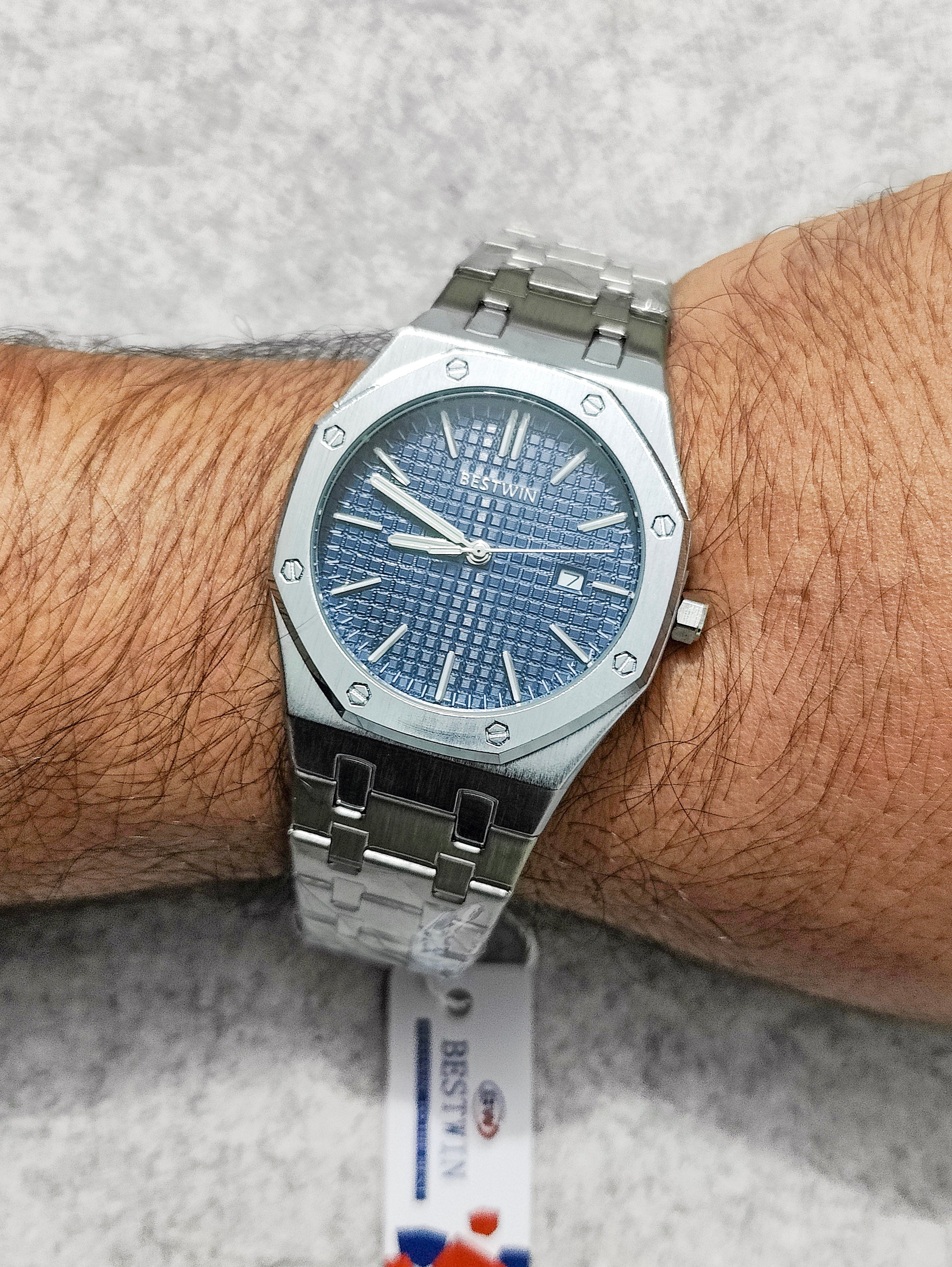 BETSWIN Luxury Blue Dial Silver Chain Quartz Watch with Date – New Arrival