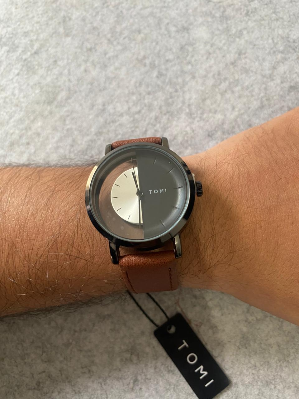 TOMI Minimalist Dual-Tone Quartz Watch – White & Rose Gold Half-Moon Dial with Tan Leather Strap